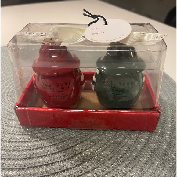 Rae Dunn new noem salt and pepper shakers - Picture 2 of 3